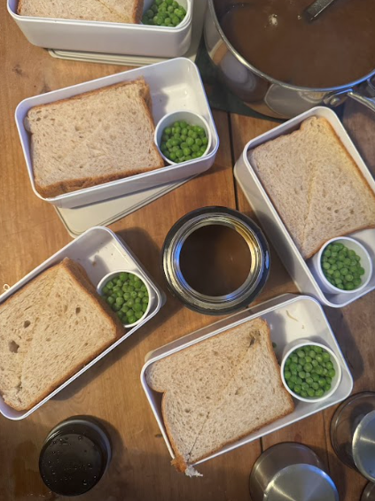 Hot chicken and peas for lunch box &ndash; Belles Combines